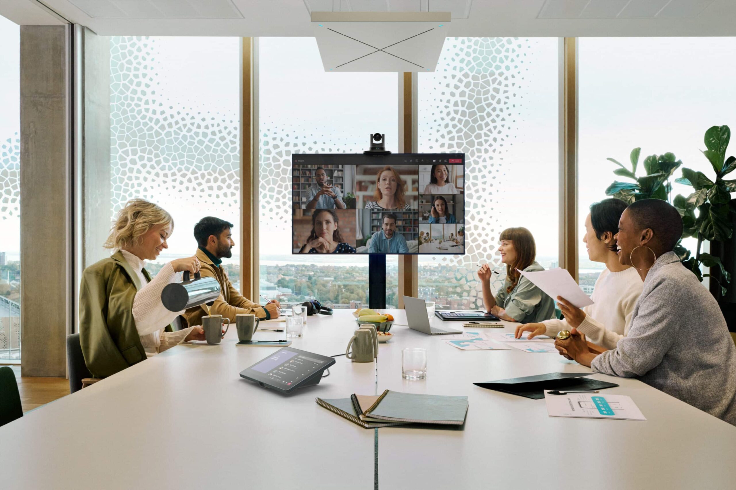 TeamConnect Ceiling 2 microphone