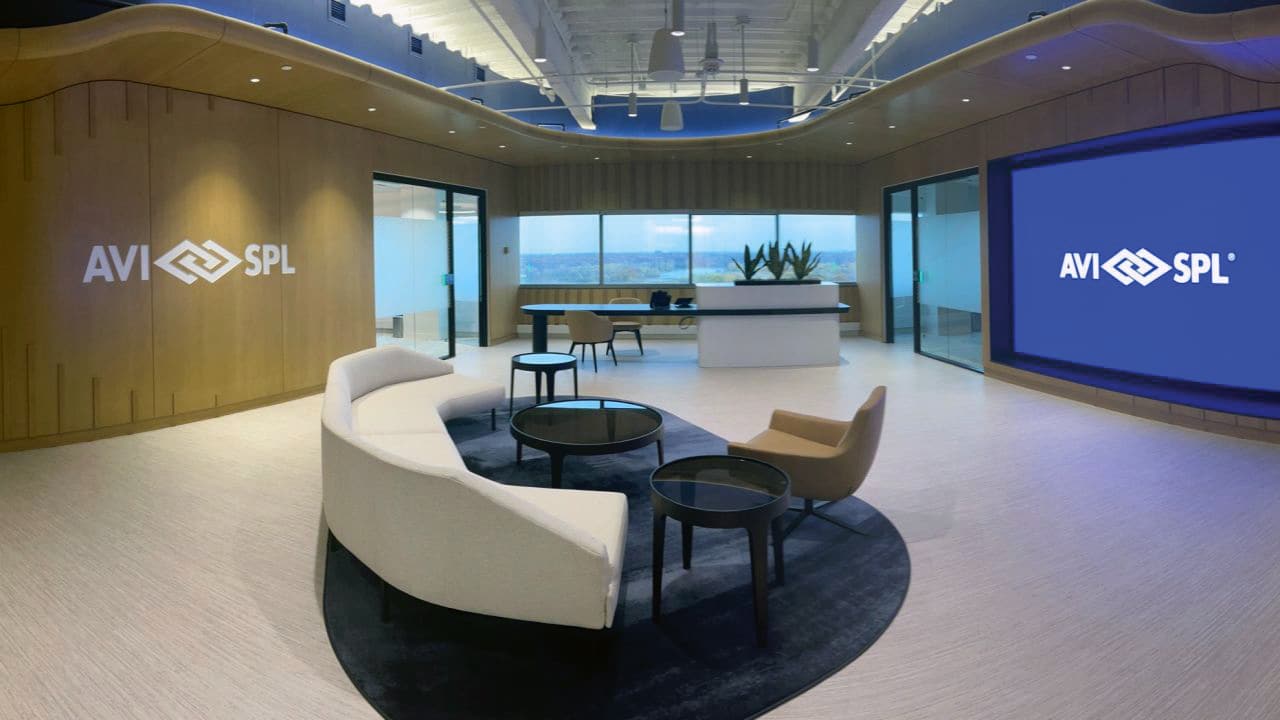 AVI-SPLChicago lobby with JLL design